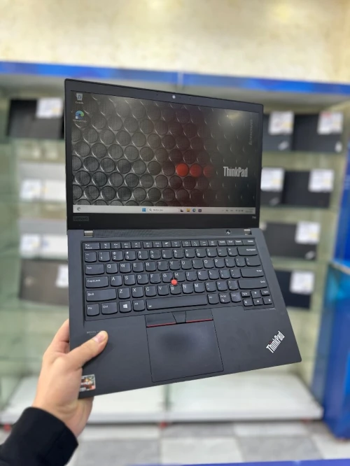 THINKPAD T14  CORE : RYZEN 5 PRO 5650U DISC : 256 GB  (SSD)  RAM : 16 GB   