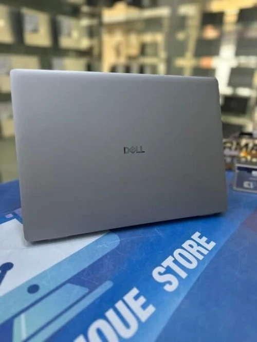 DELL PRO 16 V-PRO CORE : INTEL ULTRA 7 235U DISC :  512 GB  (SSD)  RAM : 16 GB DDR 5
