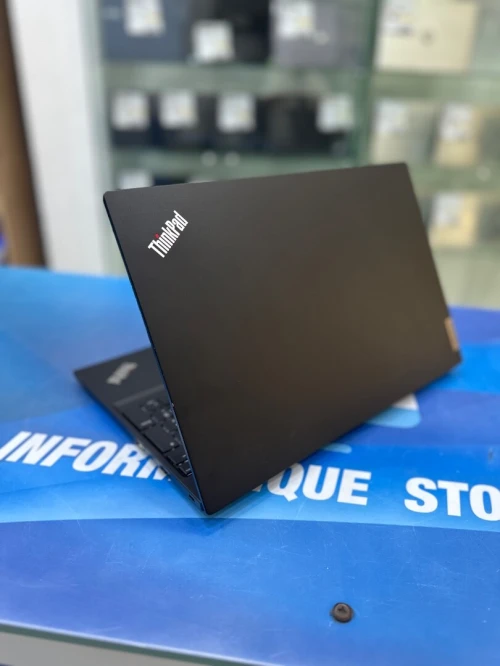 THINKPAD E15 GEN 2 CORE : INTEL i3 - 1115G4 DISC : 256 GB  (SSD)  RAM : 08 GB  