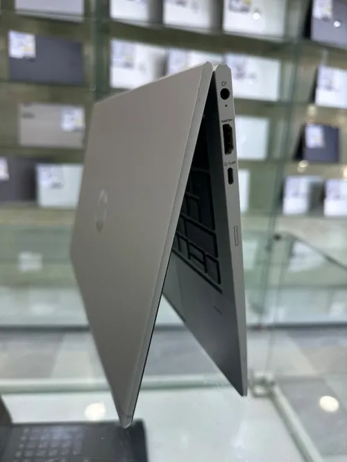 HP ELITEBOOK 635 G8 CORE : RYZEN 5 PRO 5675U DISC : 256 GB  (SSD) RAM : 16 GB   