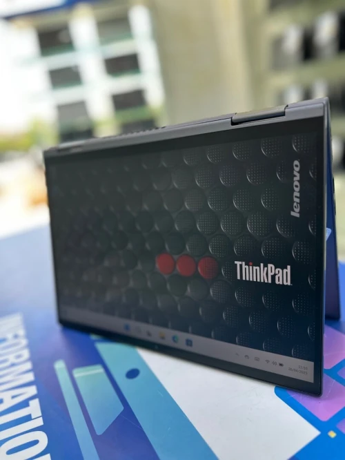 THINKPAD X1 YOGA X360 CORE : Intel i7 / 1165G7 DISC : 01 TB  (SSD)  RAM : 32GB GB   