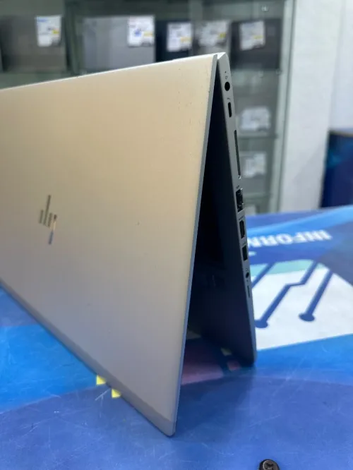 HP ELITEBOOK 850 G5 CORE : INTEL I7 _ 08EME DISC :  512 GB  (SSD)  RAM : 16 GB