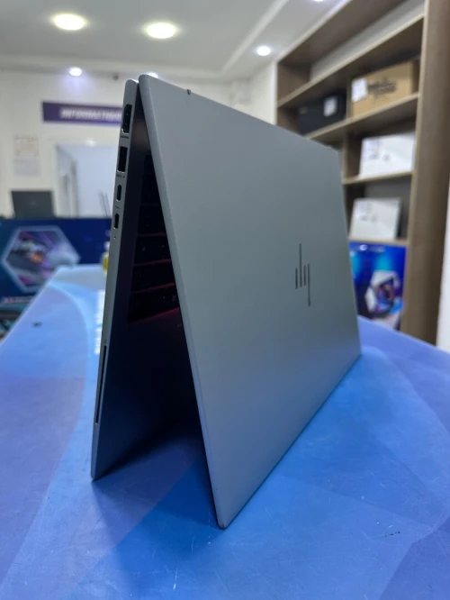 HP ELITEBOOK 860 G9  CORE : INTEL i5 - 1245U DISC :  512 GB  (SSD)  RAM : 16 GB  