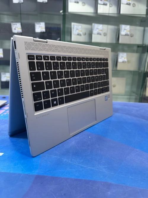 HP ELITEBOOK 830 G6 X360 CORE : INTEL i5 - 08eme DISC :  256 GB  (SSD)  RAM : 08GB