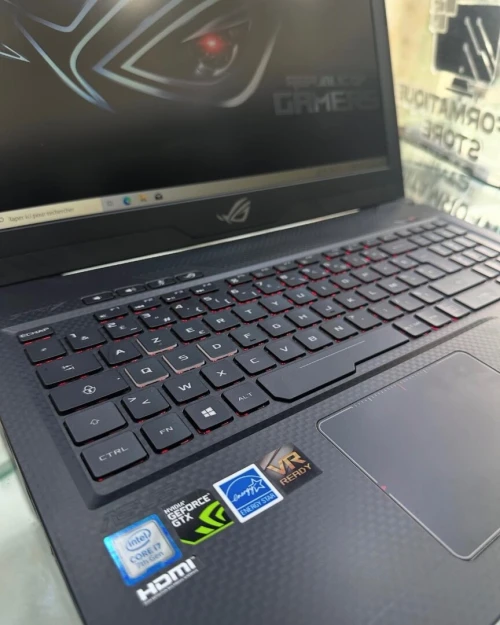 ROG STRIX GL 503 CORE : i7- 7700H DISC : 256 GB (SSD) + 01 TB HDD RAM : 16 GB   GTX 1060 3GB