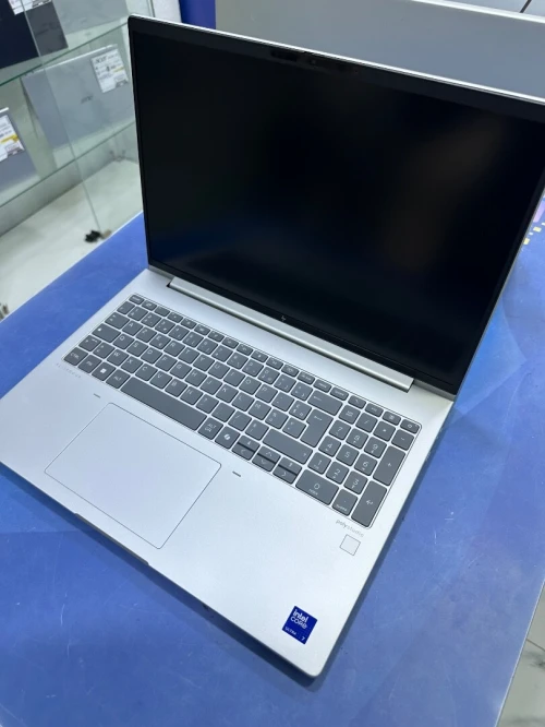 HP ELITEBOOK 860 G11 NEUF JAMAIS UTILISÉ  CORE : ULTRA 7 155U DISC :  512 GB  (SSD)  RAM : 16 GB  