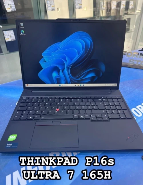 THINKPAD P16s GEN3  CORE : INTEL ULTRA 7 165H DISC :  512 GB  (SSD)  RAM : 32 GB DDR 5RTX A500 ADA 4GB