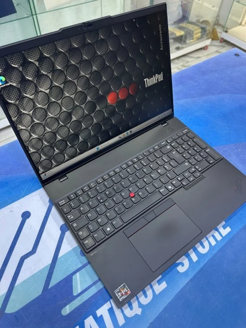 THINKPAD L16 GEN1 CORE : RYZEN 5 PRO 7535U DISC :  256 GB  (SSD)  RAM : 16 GB DDR 5