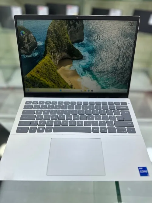 DELL INSPIRON 5420  CORE : i5 / 1235U DISC : 512 GB  (SSD) RAM : 16 GB   