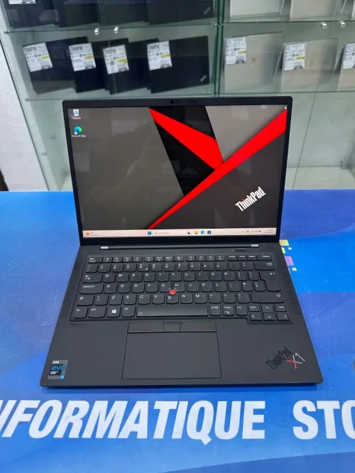 THINKPAD X1 CARBON GEN9 CORE : INTEL i7 - 1165G7 DISC : 512 GB  (SSD)  RAM : 16 GB  