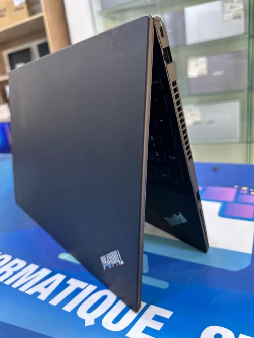 THINKPAD T590  CORE : Intel i7 / 08eme DISC : 512 GB  (SSD)  RAM : 08 GB  