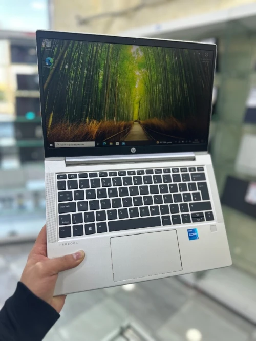 HP PROBOOK 430 G8  CORE : i5- 1135G7 DISC : 256 GB  (SSD) RAM : 16 GB   
