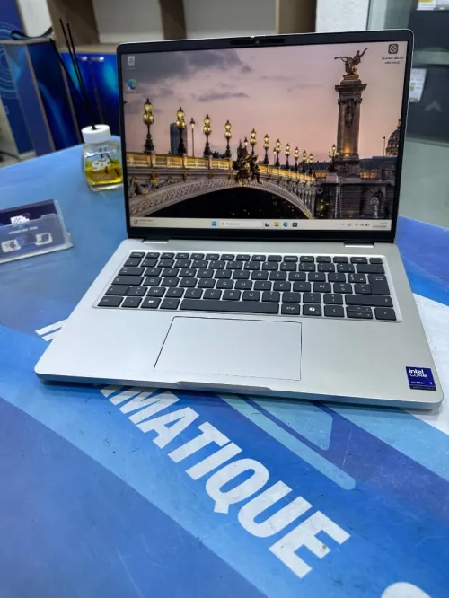 DELL PRO 14  CORE : ULTRA 7 265U DISC :  512 GB  (SSD)  RAM : 16 GB