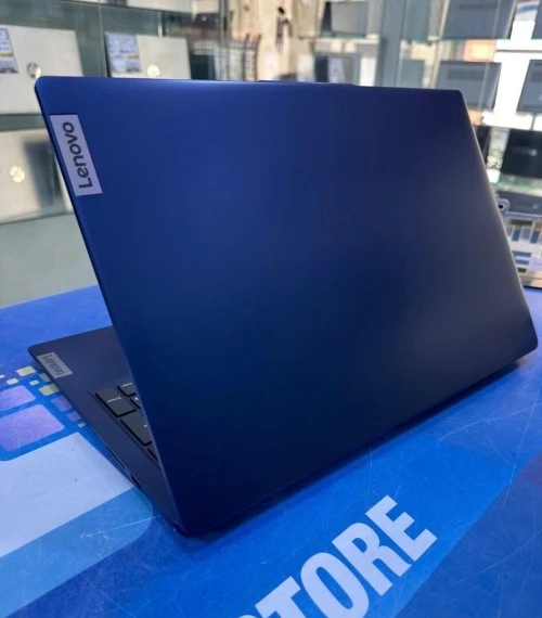 LENOVO IDEAPAD SLIM 3 CORE : RYZEN 5 7520U DISC :  512 GB  (SSD)  RAM : 08 GB