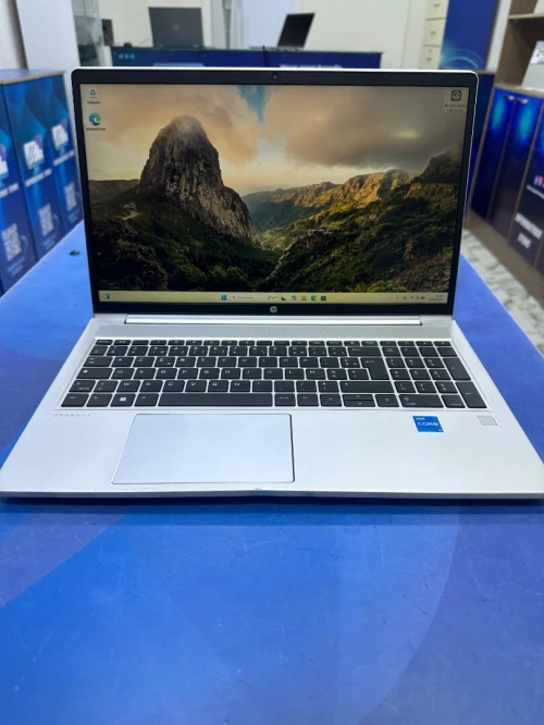 HP PROBOOK 450 G9  CORE : INTEL i3 - 1215U DISC :  256 GB  (SSD)  RAM : 08 GB  
