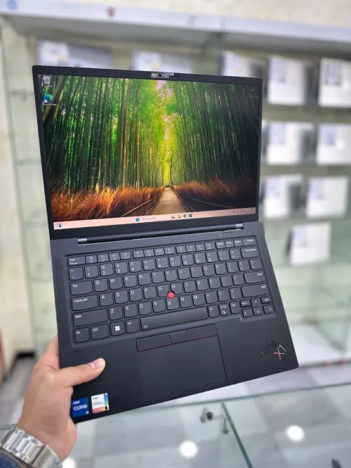THINKPAD X1 CARBON  CORE : i5 / 1135G7 DISC : 512 GB  (SSD) RAM : 16 GB   