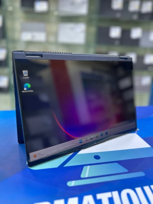 THINKBOOK YOGA T14s X360 CORE : INTEL i7 / 1165G7  DISC : 512 GB  (SSD)  RAM : 16 GB   