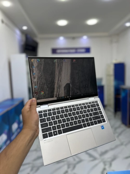 HP ELITEBOOK 1040 G8 X360 CORE : Intel i5 - 1145G7  DISC : 512 GB  (SSD)  RAM : 16 GB 