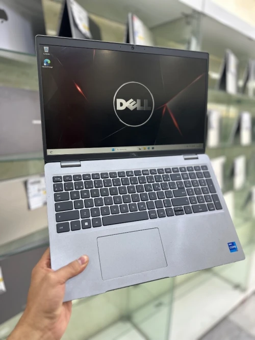 DELL LATITUDE 5530 CORE : INTEL I7 / 1255U DISC : 512 GB  (SSD)  RAM : 16 GB   