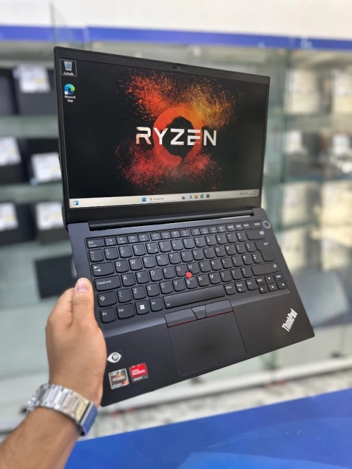 THINKPAD E14  CPU: RYZEN 7 PRO 5850U 16 MB CACHE DISC : 512 GB  (SSD) RAM : 16  GB  