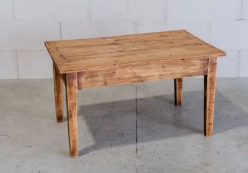 2 TABLES EN BOIS 