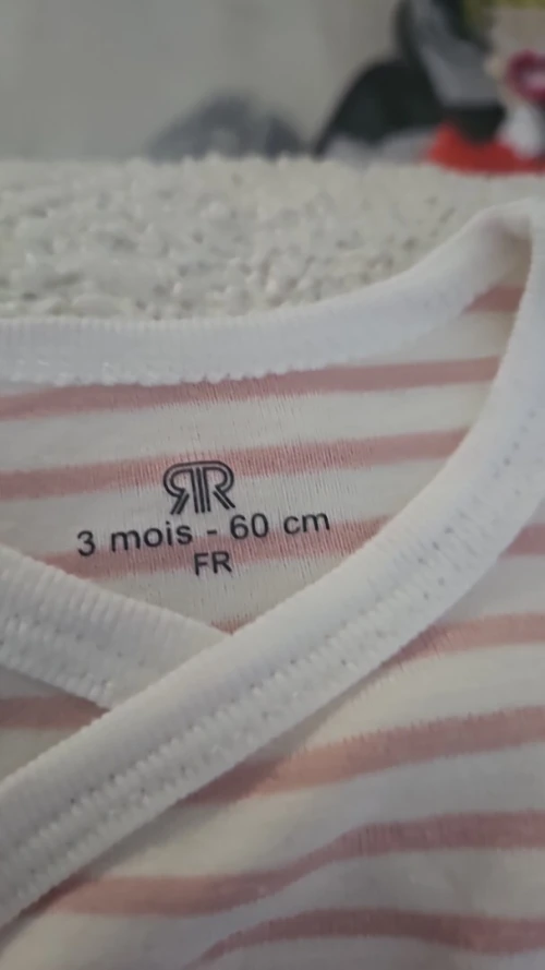 Vêtements d'occasion bébé 