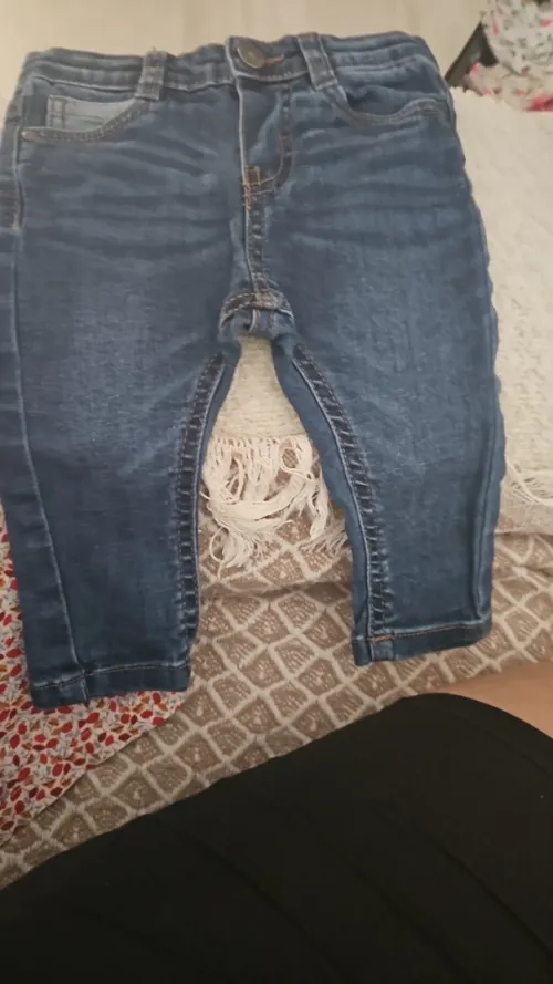 Vêtements d'occasion bébé 