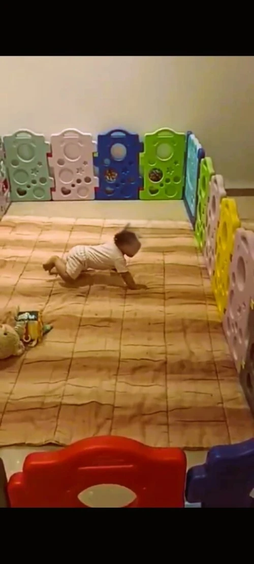 je vends un très grand parc de jeu pour enfant