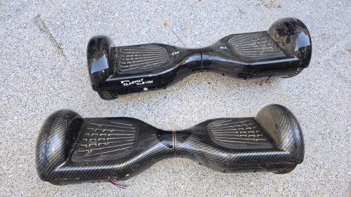 Trotinette à moteur et hoverboard voiture électrique 