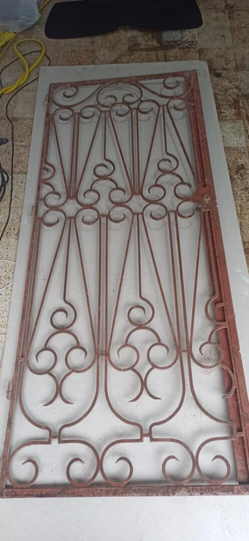 Porte en fer forgé
