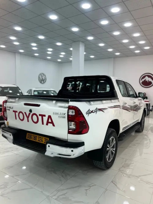 Toyota Hilux 2024 مواصفات سعودية