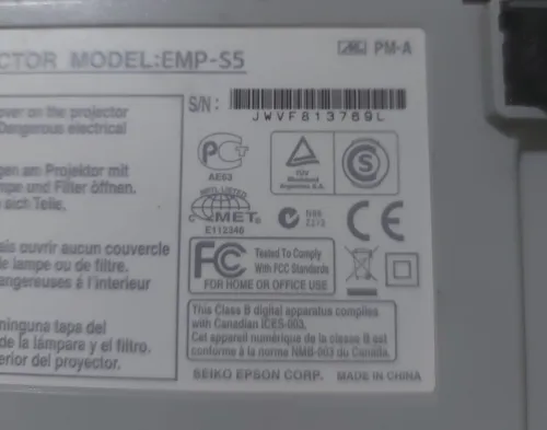 Vidéo projecteur data show epson emp s5 bon occasion marche bien san télécommande oran