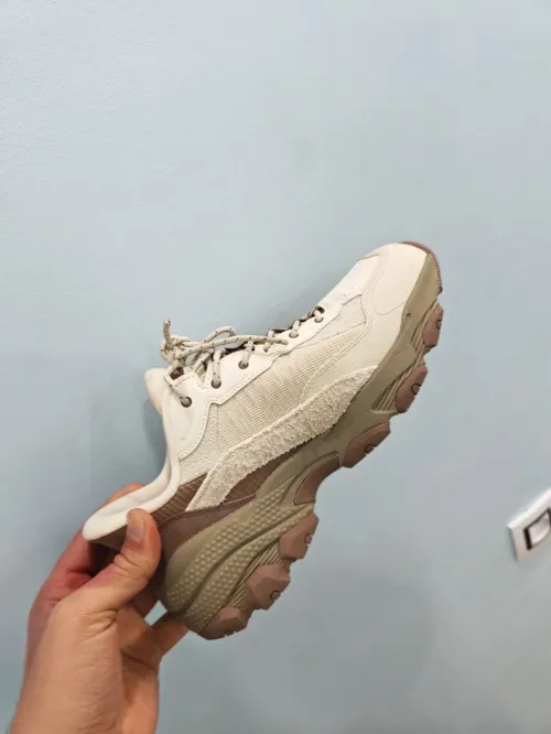 Skechers