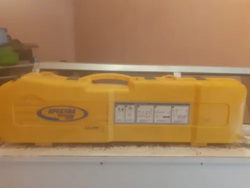 Niveau laser spectra LL100 neuf avec recepteur HR320