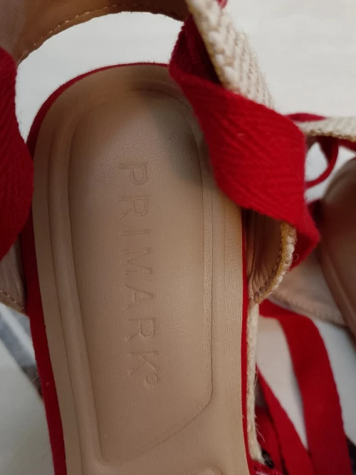 Sandales noir/rouge Primark