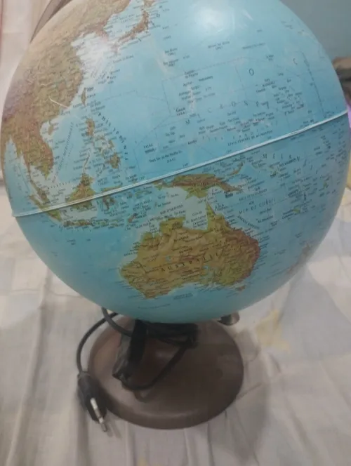 Globe terrestre 28 cm lumineux en français 