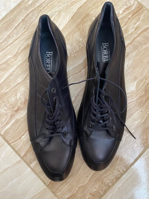 Chaussures classiques à vendre