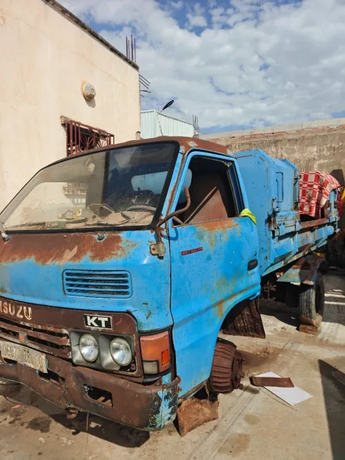 isuzu KT a benne 1984