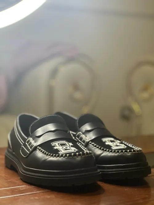 Loafers Bershka Original la seule pièce en Algérie