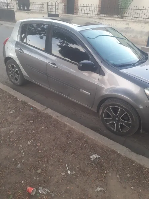 Renault Clio 3 2006 105 chevaux