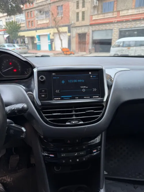 Peugeot 208 2018 Allure