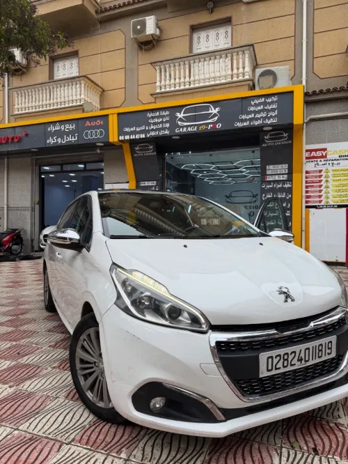 Peugeot 208 2018 Allure