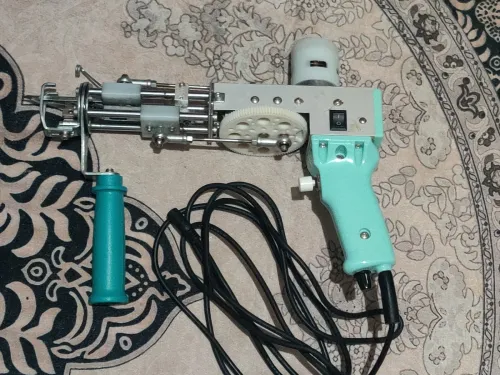 Tufting machine gun
