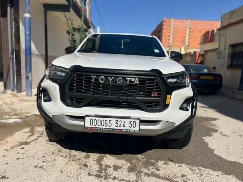 Toyota Hilux GR Sport 2024 GR 2.8L 204 cv 4x4