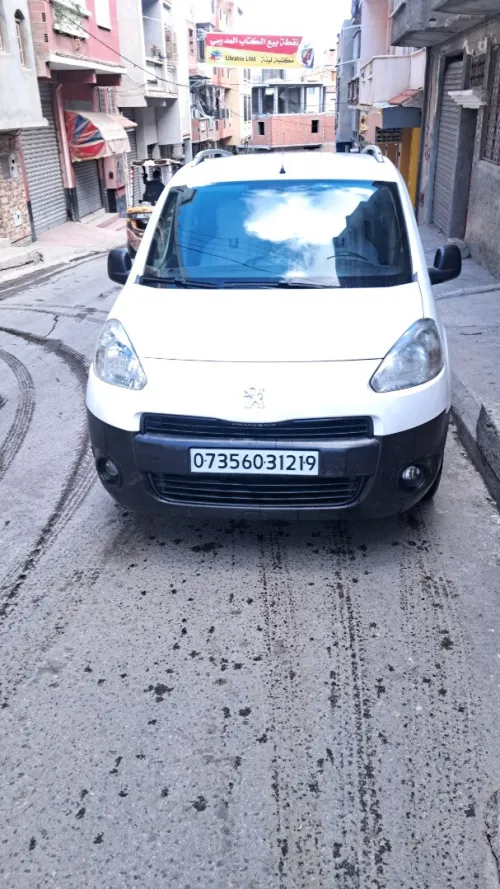 بيجو B9 2012 B9