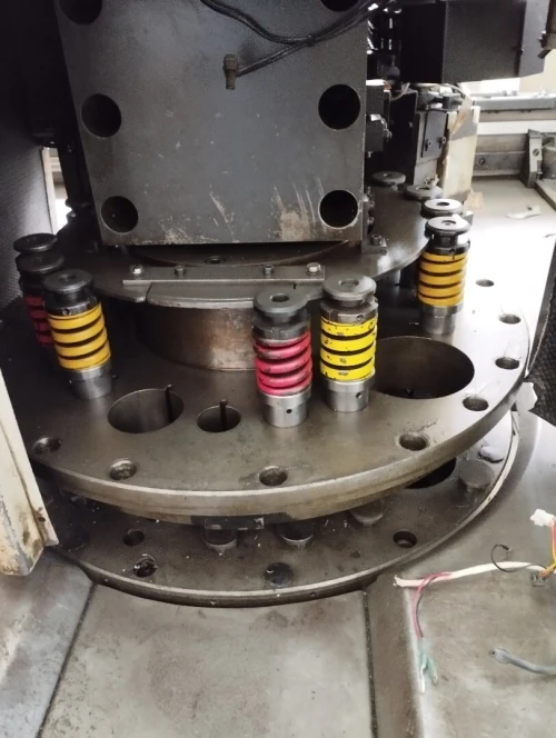 Poinçonneuse numérique CNC