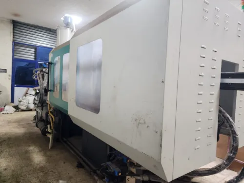 VENDS MACHINE INJECTION PLASTIQUE