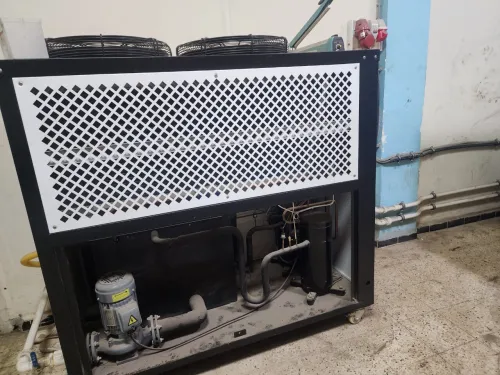 VENDS MACHINE INJECTION PLASTIQUE