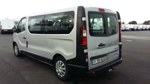 Location de mini bus 9 places ou camion transporteur