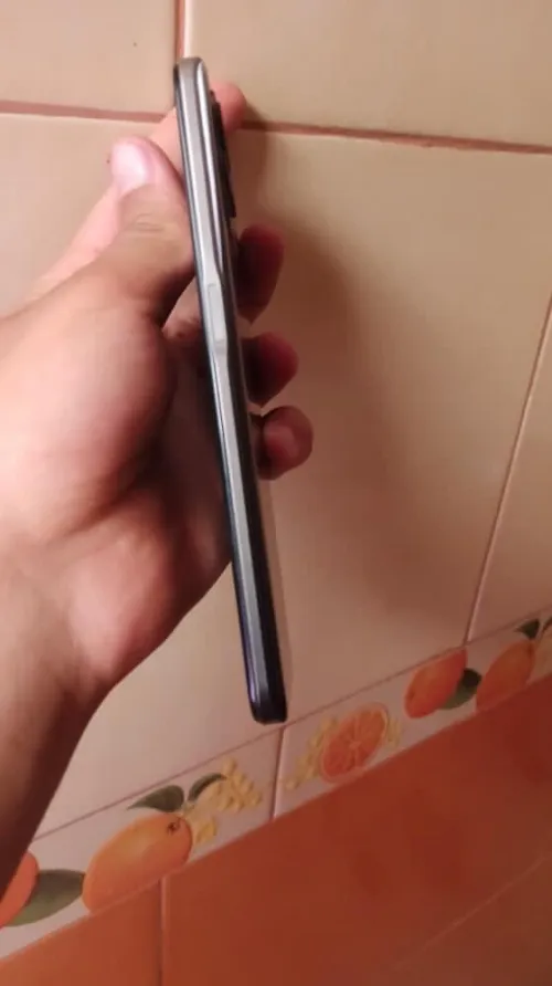 Realmi 8i